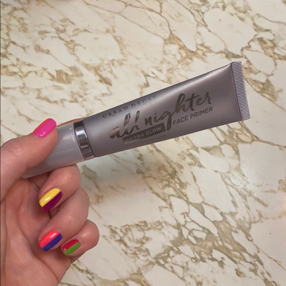 Urban Decay All Nighter ultra glow primer